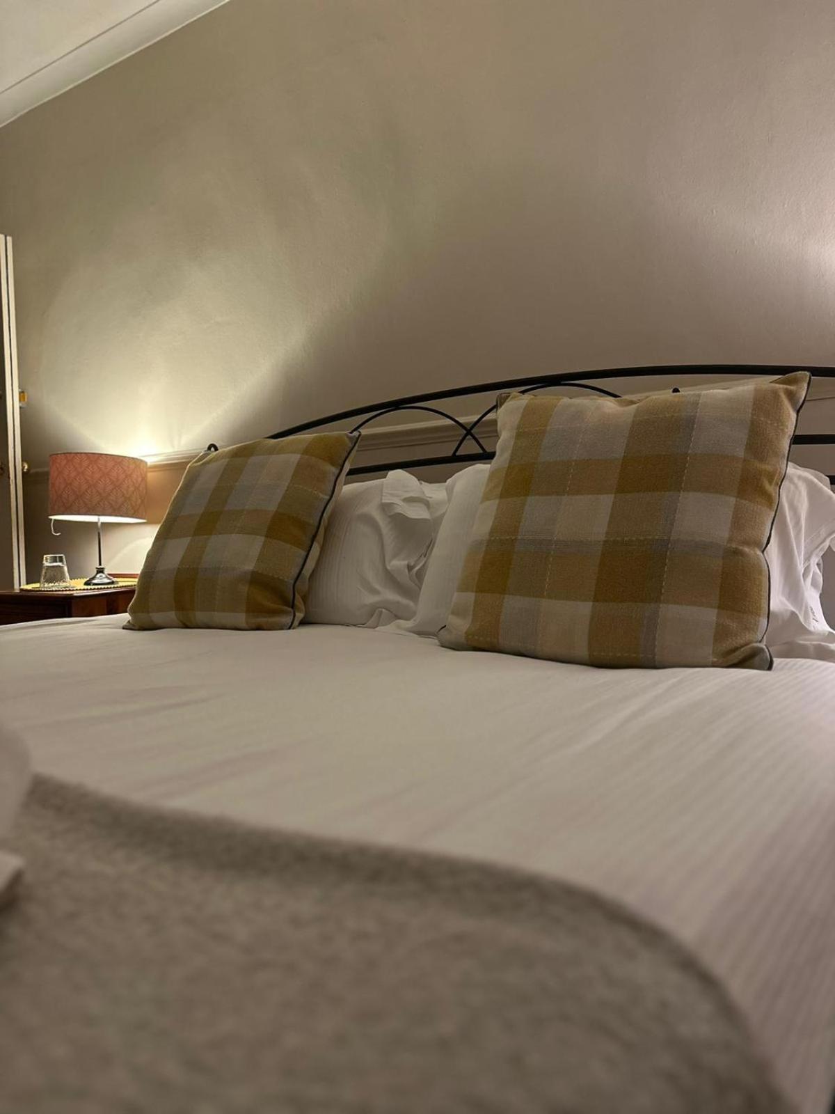 The Kings Arms Inn Montacute Dış mekan fotoğraf