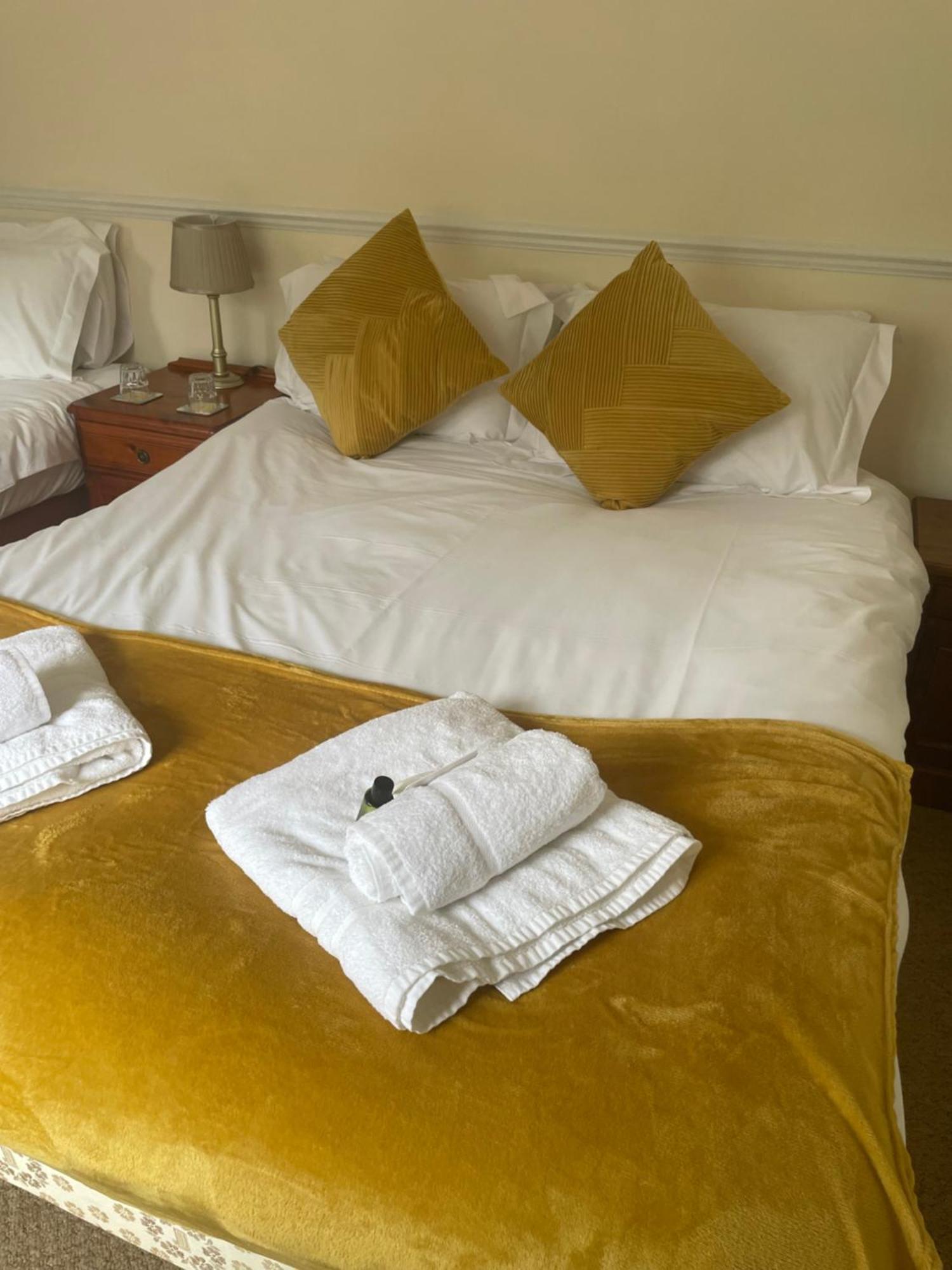 The Kings Arms Inn Montacute Dış mekan fotoğraf