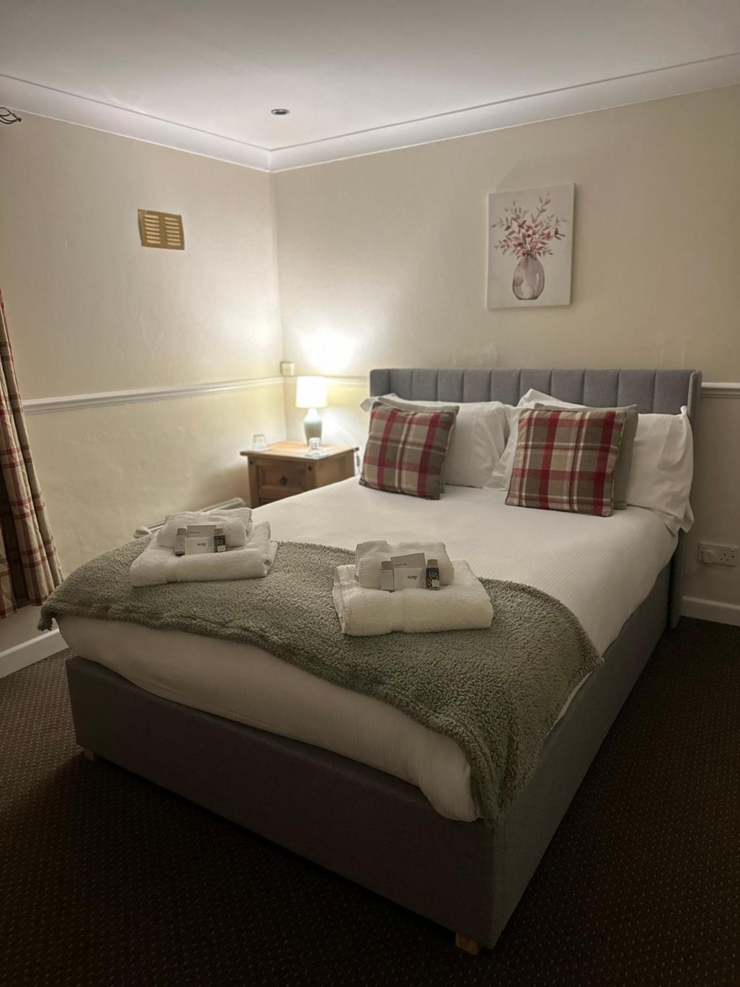 The Kings Arms Inn Montacute Oda fotoğraf