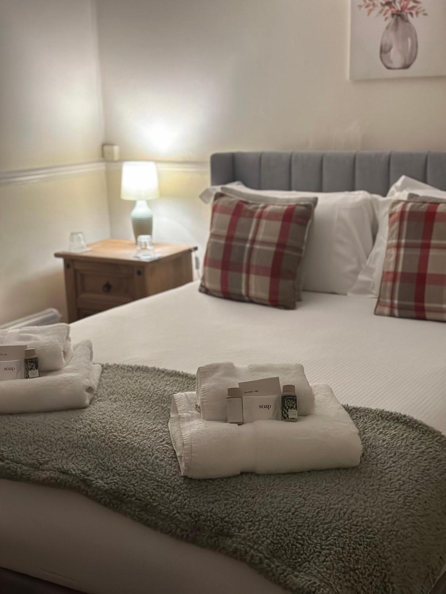 The Kings Arms Inn Montacute Dış mekan fotoğraf